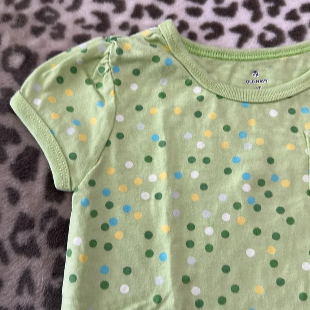 Old Navy Polka Dot Pocket T-shirt in Green Size 4T Girls